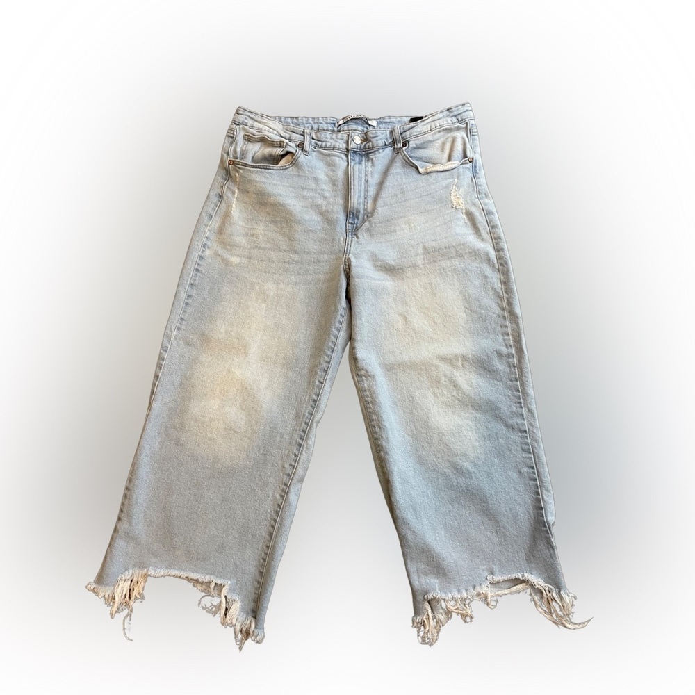 Celebrity Pink wide leg/raw-hem/crop/ light wash high rise jeans W 34/19 Jr’s